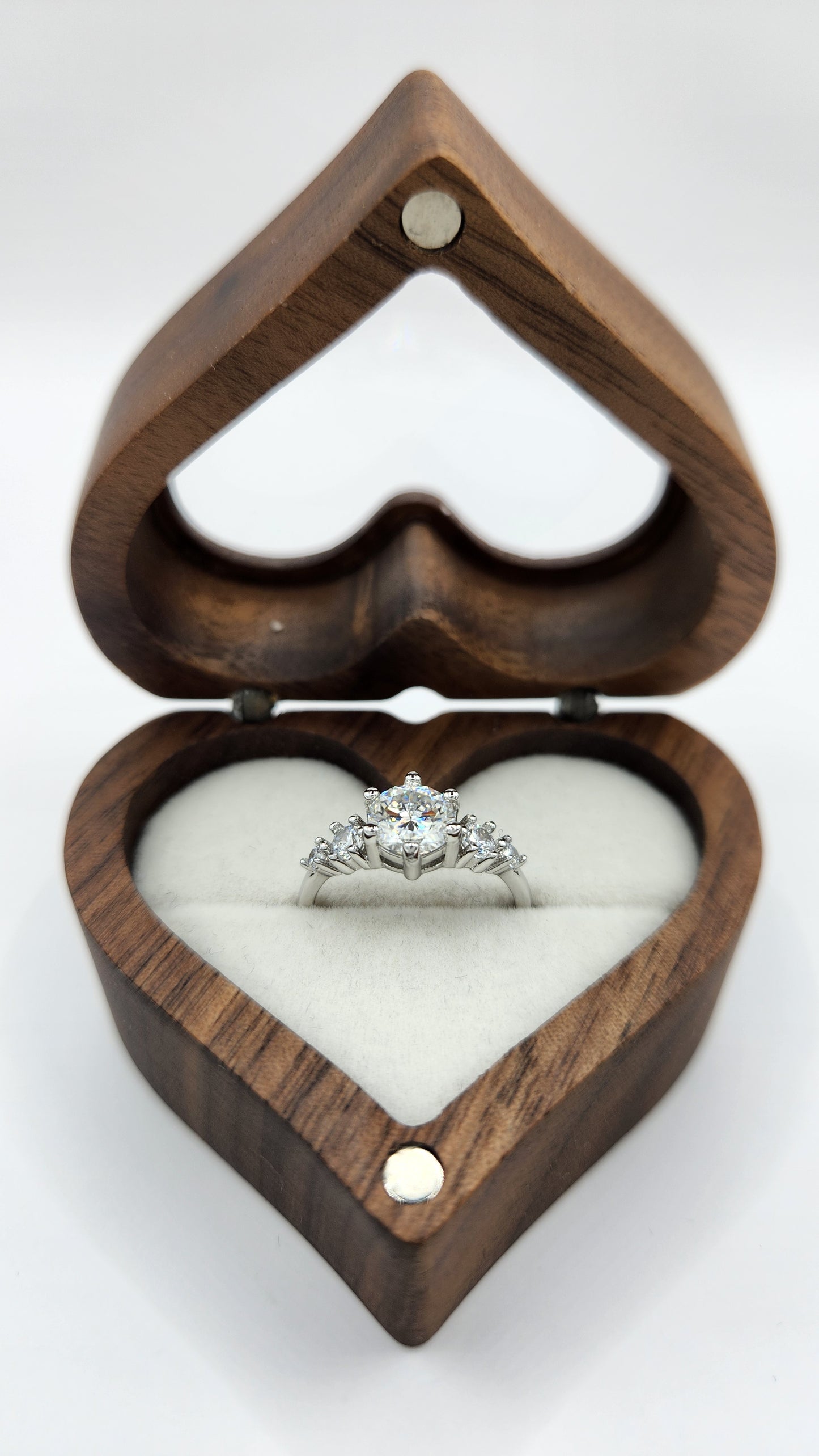Moissanite-Silver-Ring-VICTORIA_