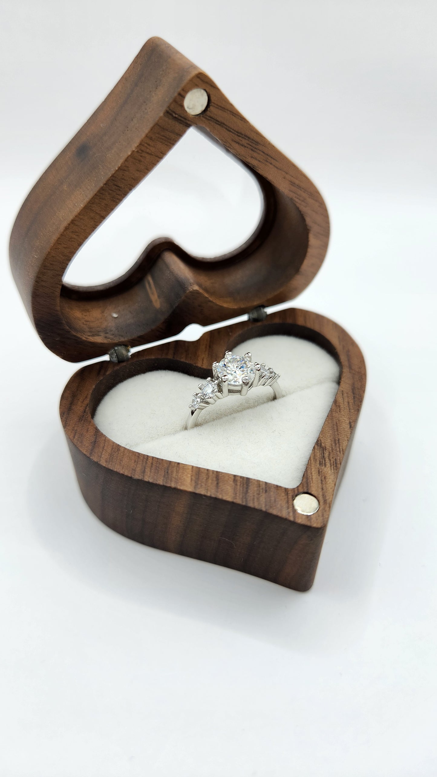 Moissanite-Silver-Ring-VICTORIA_1