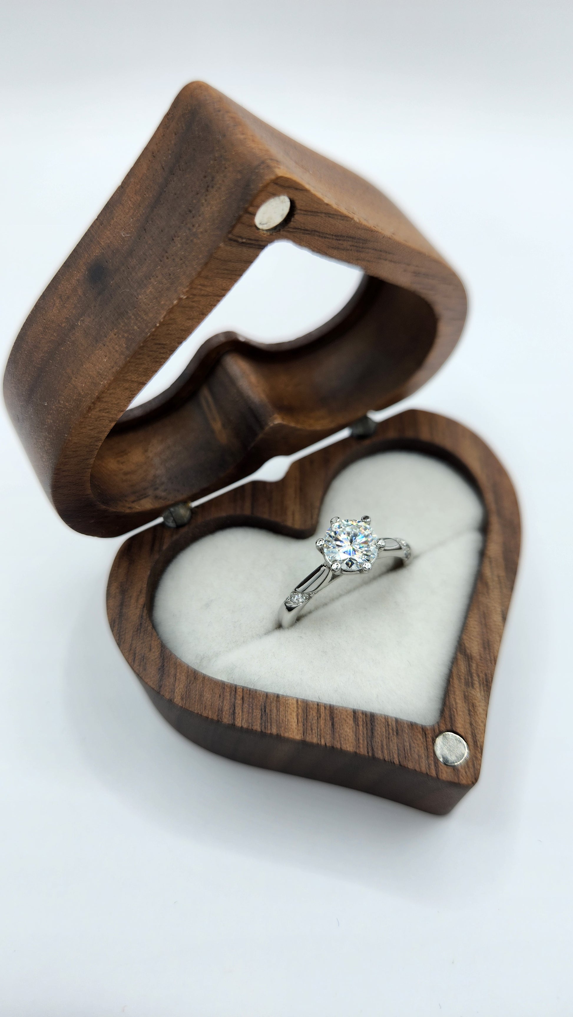 Moissanite-Silver-Ring-HARMONY_1