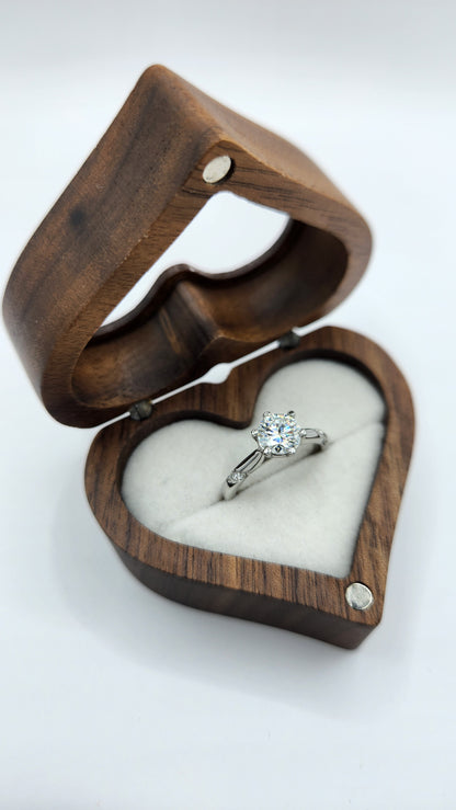 Moissanite-Silver-Ring-HARMONY_1