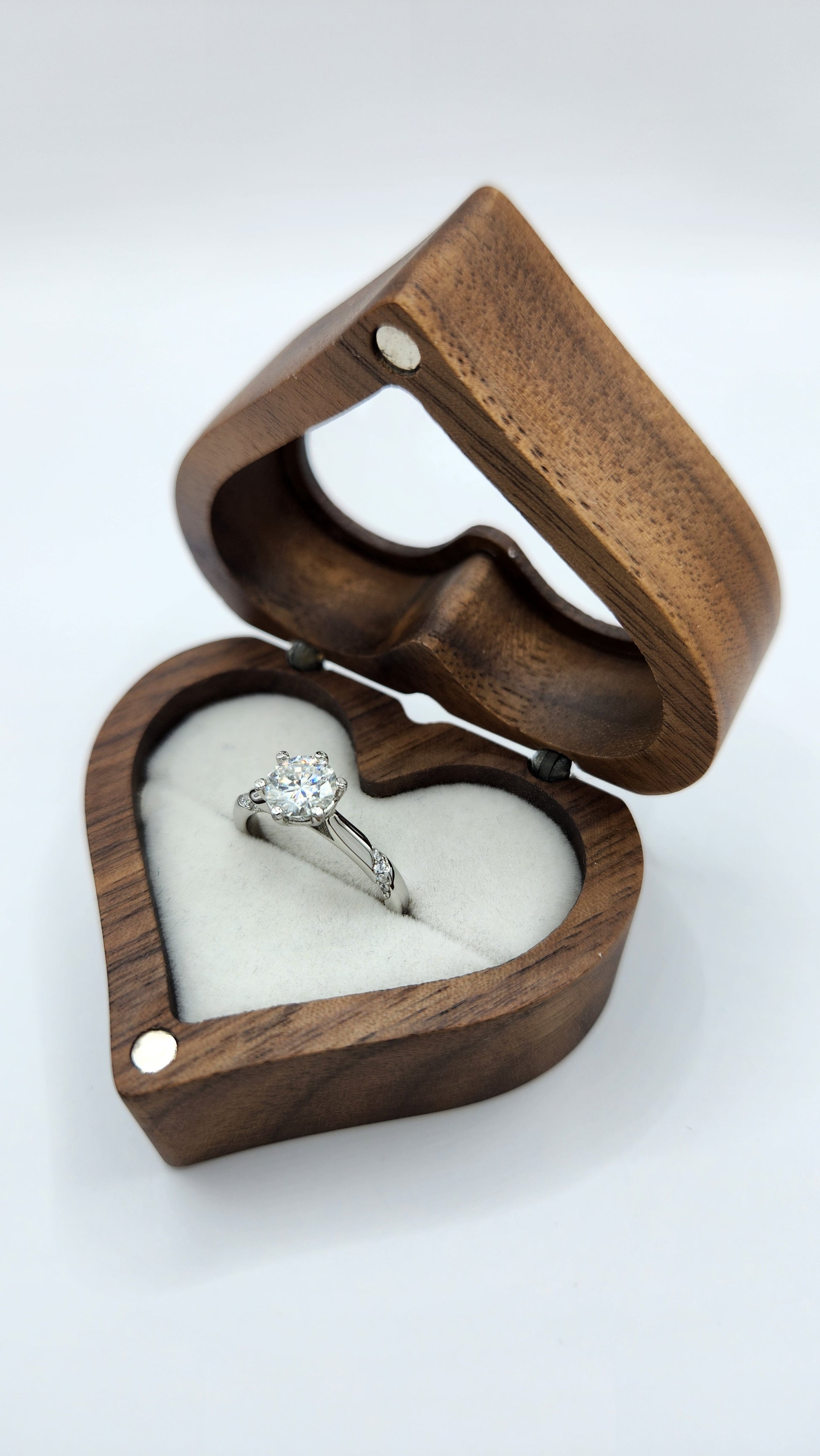 Moissanite-Silver-Ring-HARMONY_2