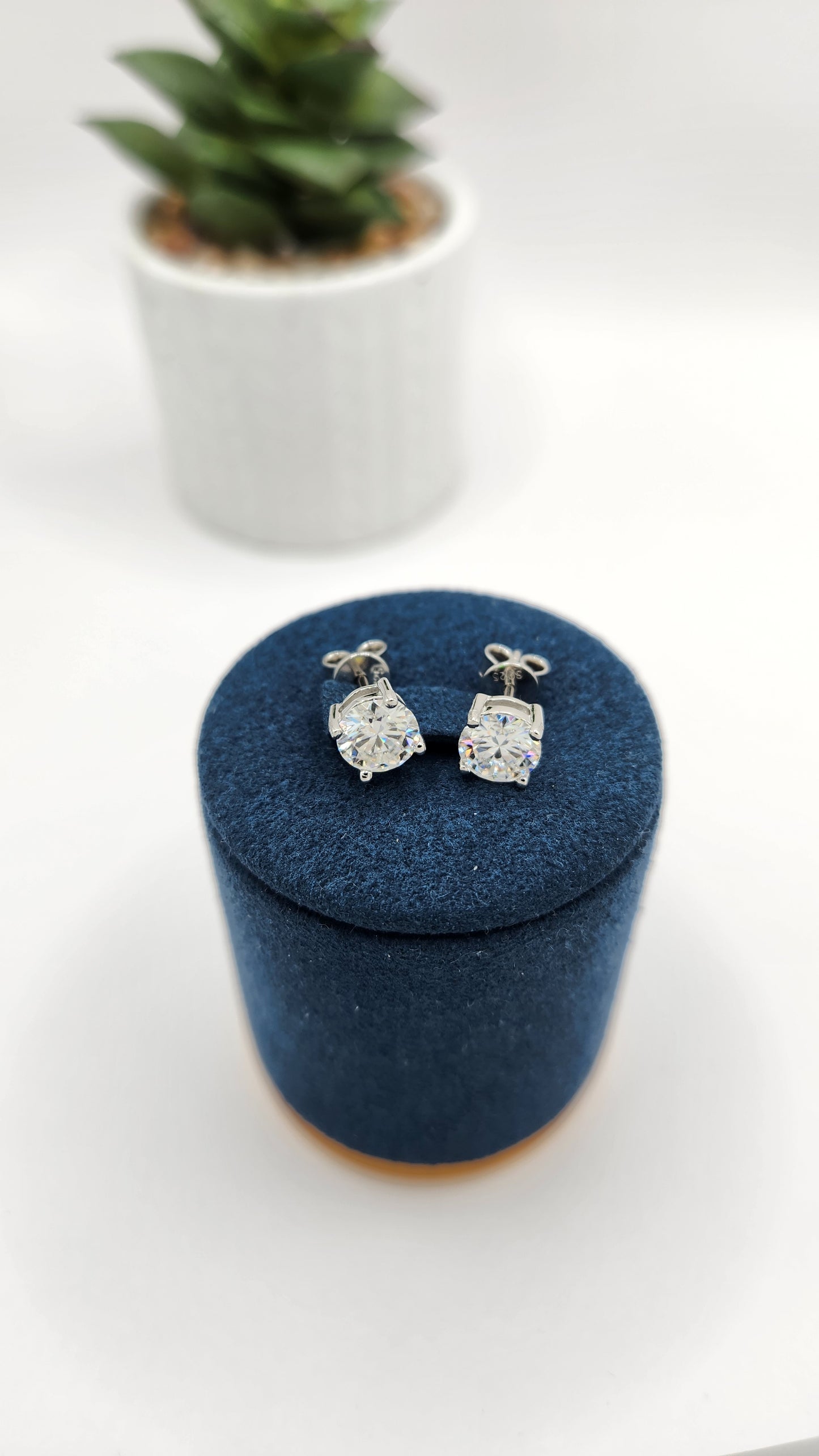 Moissanite_Silver_Earring_-_VELVET_8