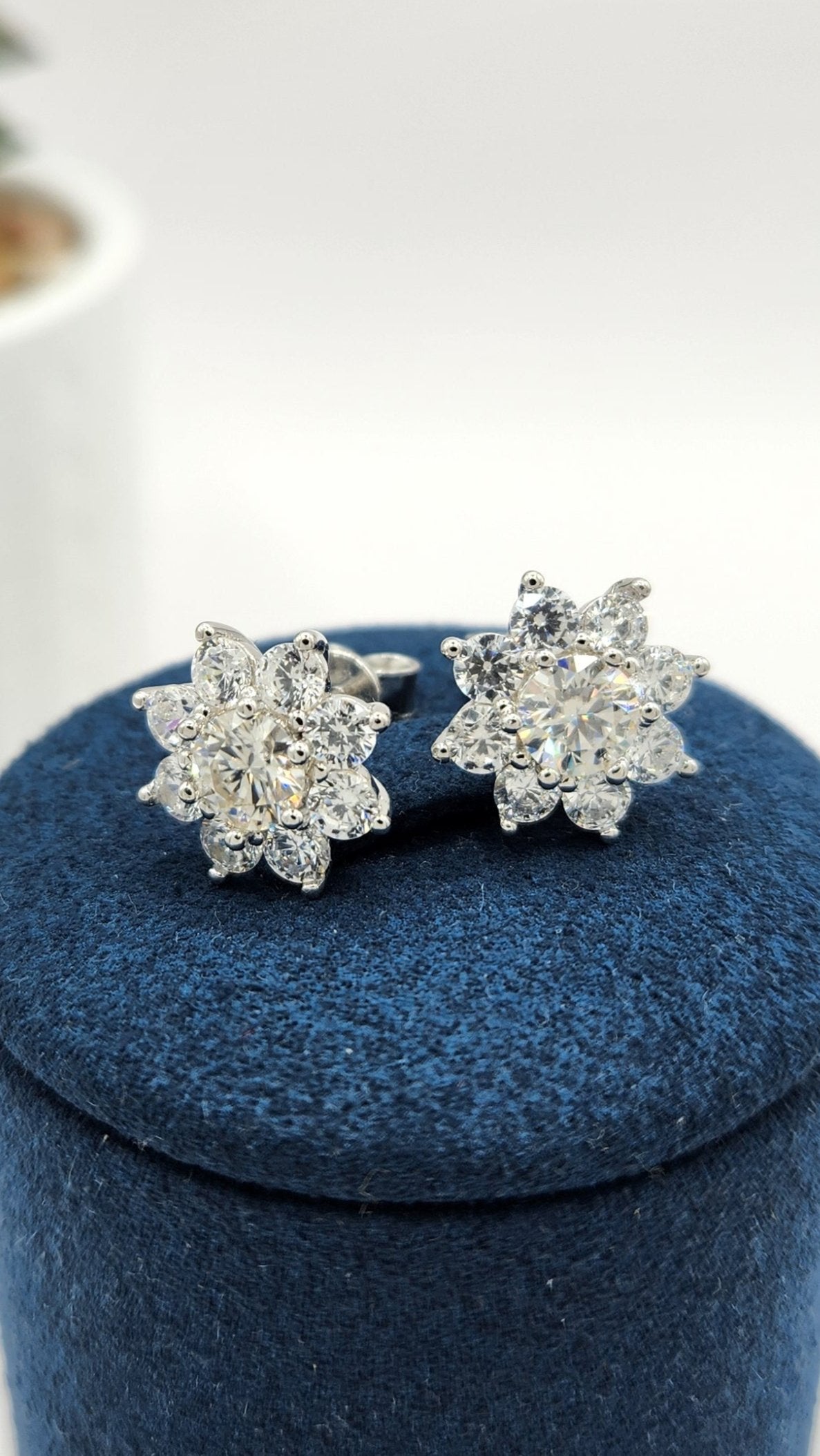 Moissanite_Silver_Earrings_-_Shiny 2