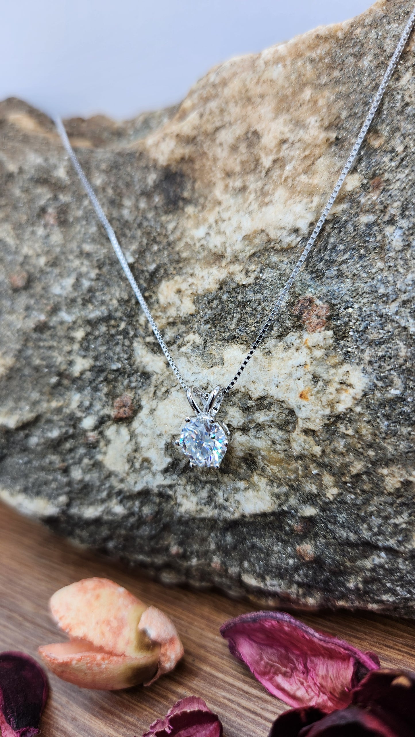 Moissanite_Silver_Necklace_-_ELEGANCE 4