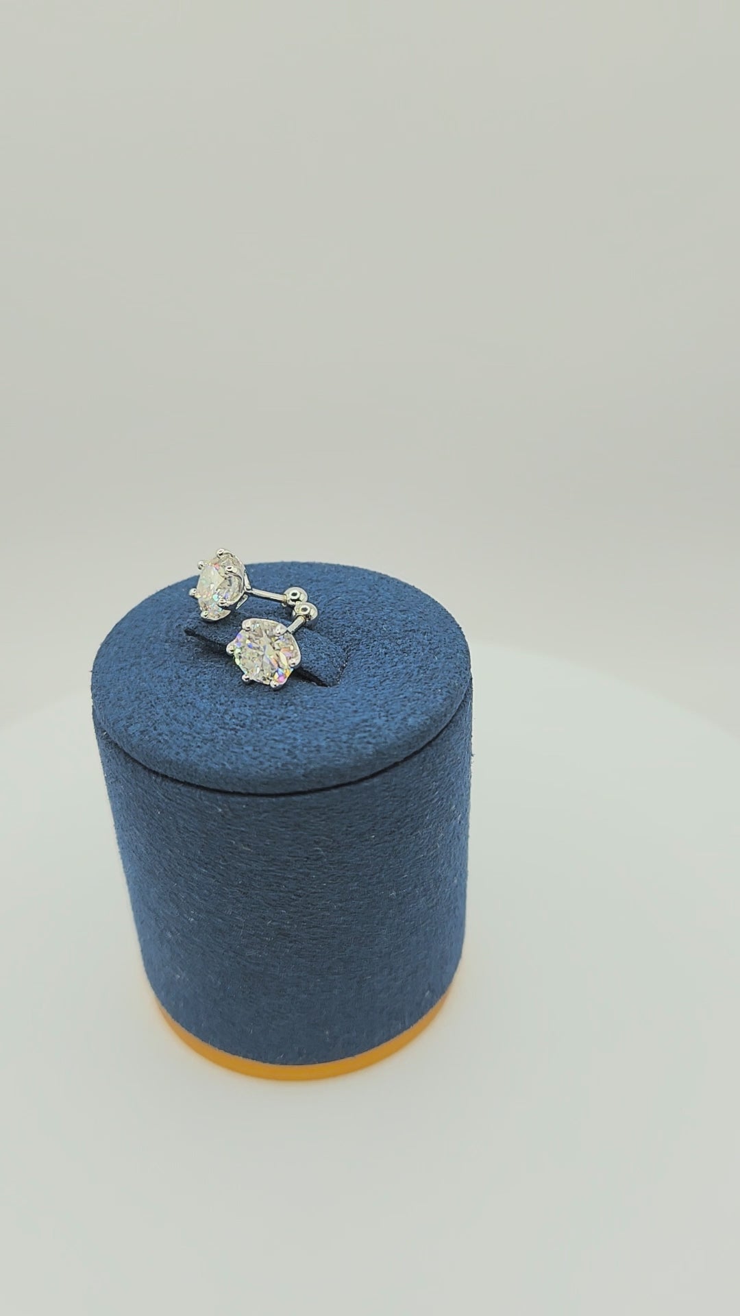 Moissanite_Earrings_Delight2