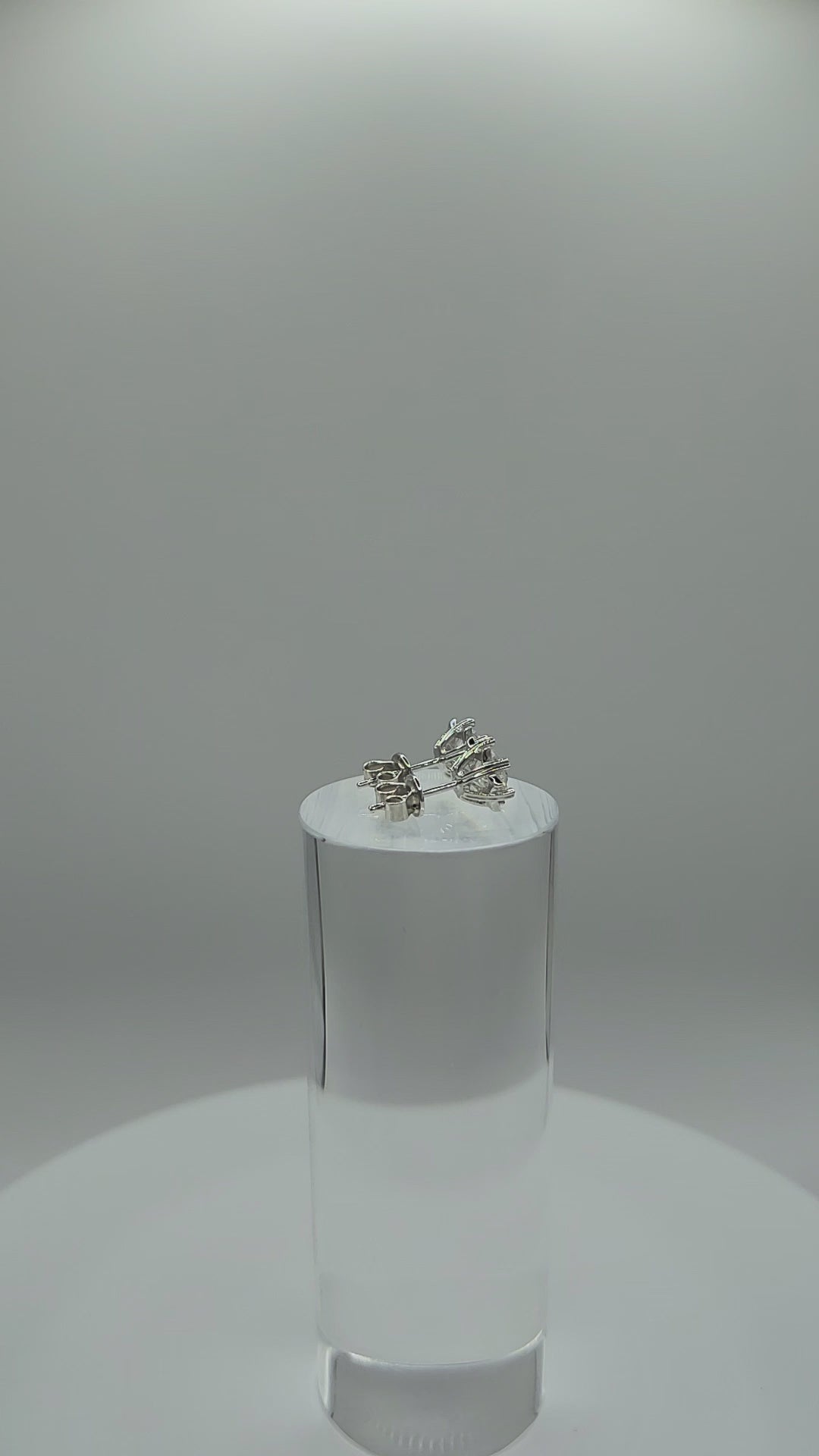 Moissanite_Earrings_Star