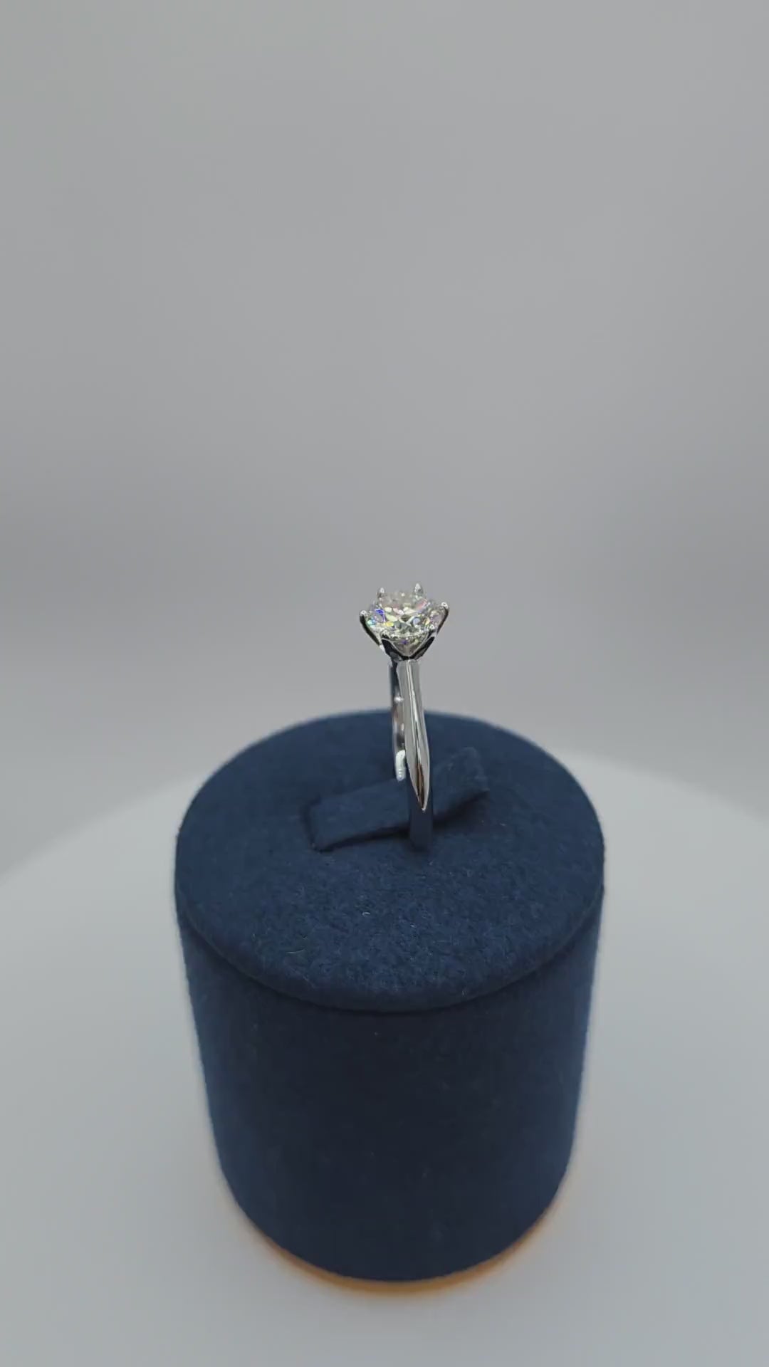 Moissanite-Silver-Ring-Elinor_video