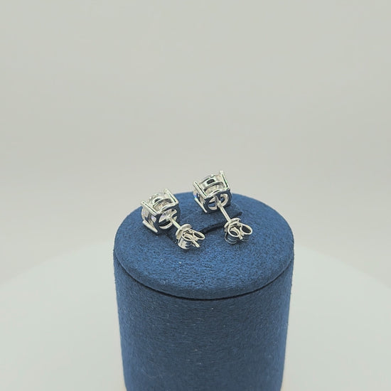 Moissanite_Earrings_Velvet2